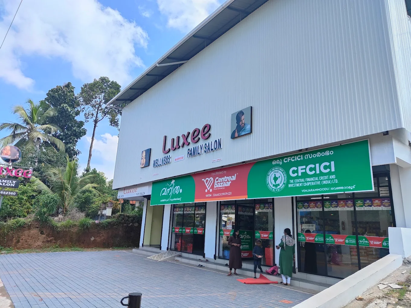 Luxee Wellness Family Salon
